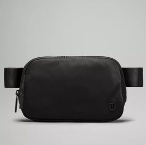 NWOT Everywhere Belt Bag 1L Black